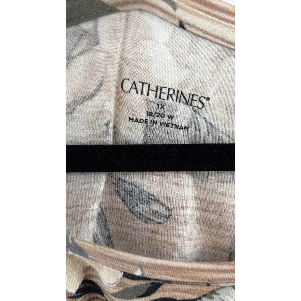 Catherines Womens 1X 18/20W Tropical Floral Space Dye Scoop Neck Top Tan Green